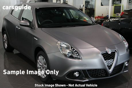 Red 2016 Alfa Romeo Giulietta Hatchback Super