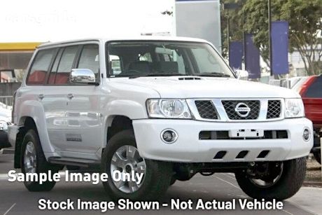 White 2010 Nissan Patrol Wagon ST (4X4)