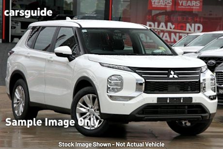 White 2025 Mitsubishi Outlander Wagon ES 2WD