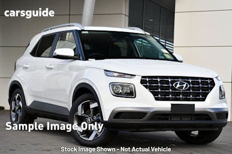 White 2025 Hyundai Venue Wagon Elite (Black) Sunroof