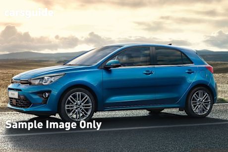 White 2021 Kia RIO Hatchback S