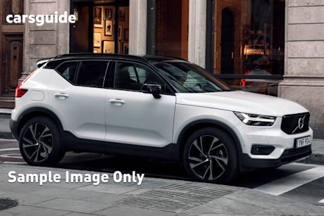 Blue 2018 Volvo XC40 Wagon T5 R-Design (Awd)