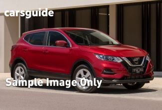 Silver 2019 Nissan Qashqai Wagon St