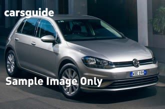 White 2017 Volkswagen Golf Hatchback 110 Tsi