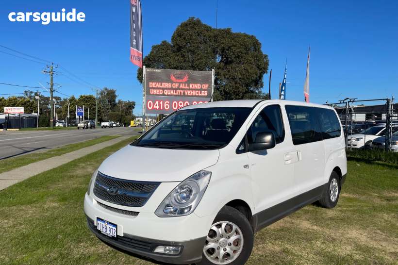 White 2011 Hyundai Imax Wagon