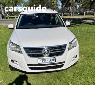 White 2011 Volkswagen Tiguan Wagon 125 Tsi