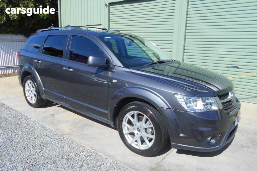 Grey 2014 Fiat Freemont Wagon Lounge