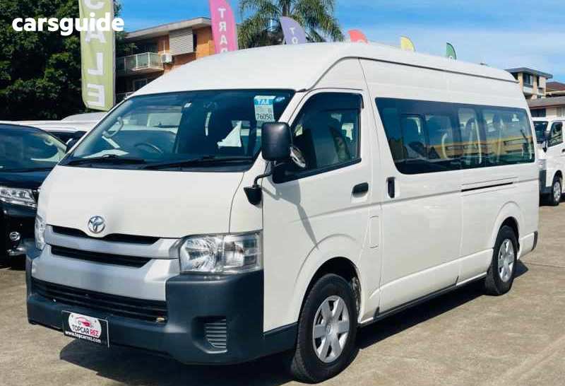 White 2017 Toyota HiAce Commercial COMMUTER (12 SEATS)