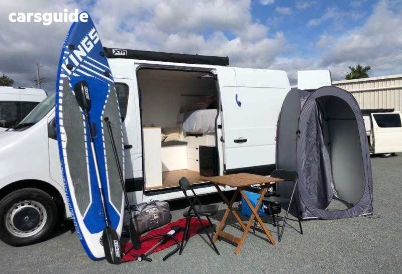 White 2018 Renault Master Van MWB MID