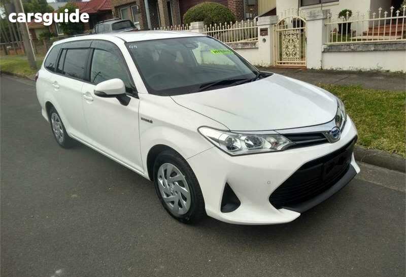 White 2018 Toyota Corolla Hatchback Hybrid