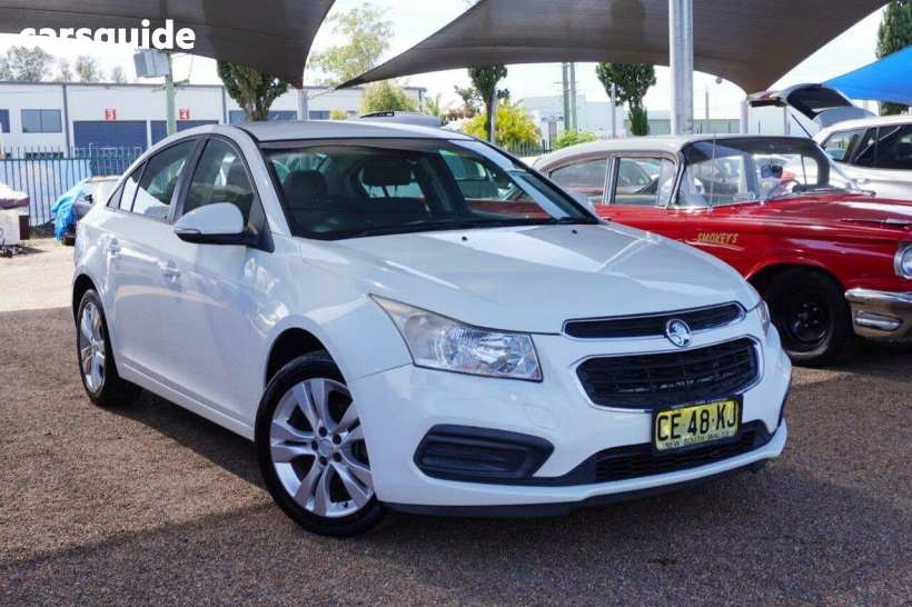 White 2015 Holden Cruze Sedan Equipe
