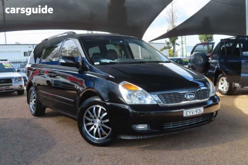 Black 2010 Kia Grand Carnival Wagon Platinum