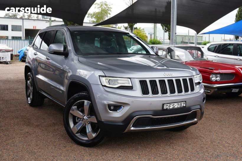 Silver 2015 Jeep Grand Cherokee Wagon Limited (4X4)