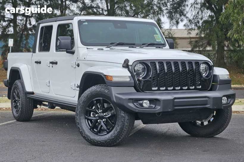 White 2023 Jeep Gladiator Dual Cab Utility Night Eagle (4X4)
