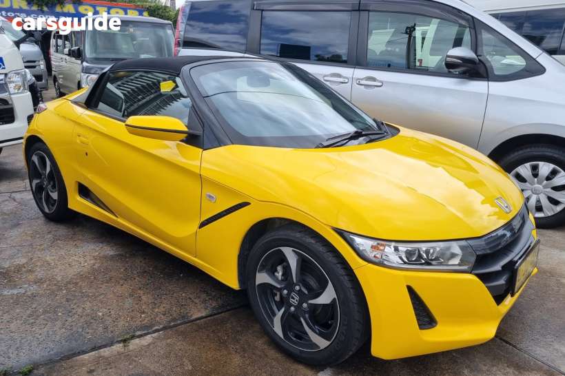 Yellow 2017 Honda s660 Coupe