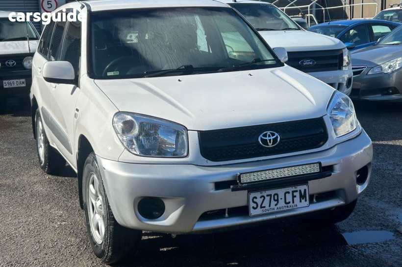 White 2004 Toyota RAV4 Wagon CV (4X4)