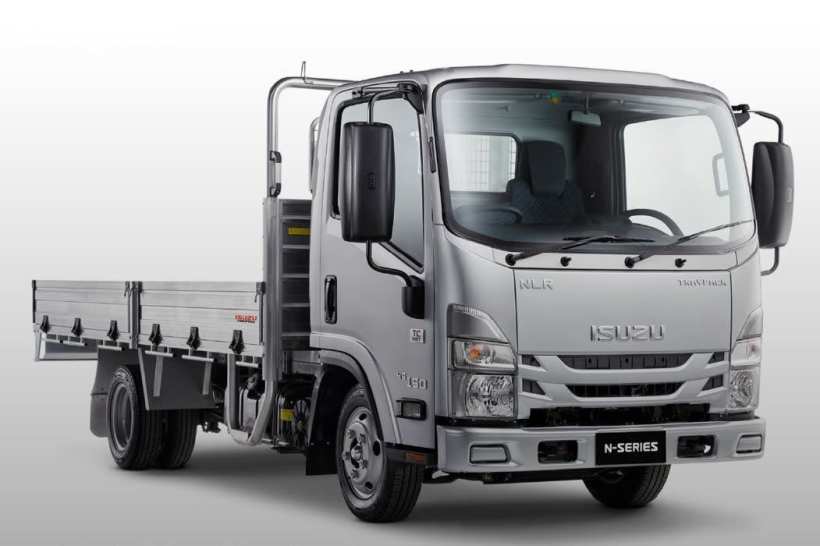 2025 Isuzu NLS Cab Chassis 45-150 AWD Traypack