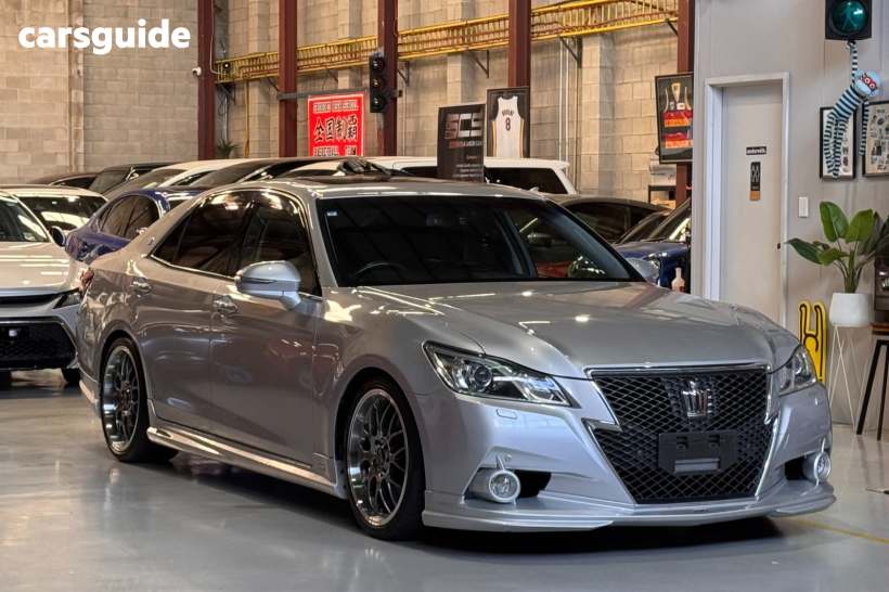Silver 2013 Toyota Crown Sedan