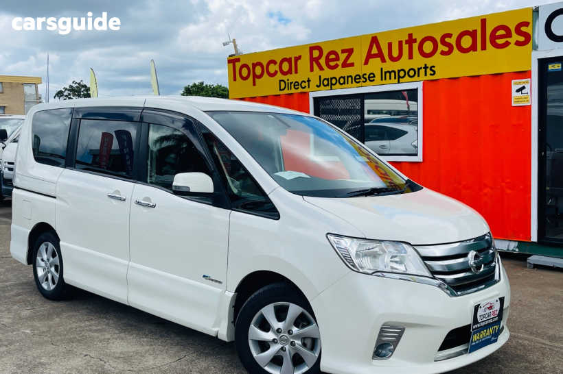 White 2013 Nissan Serena Wagon