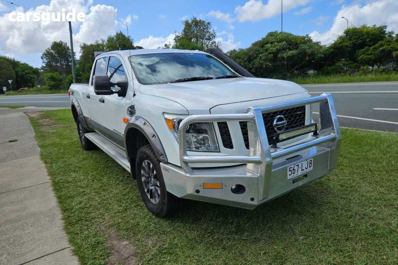 White 2016 Nissan Other Ute Tray