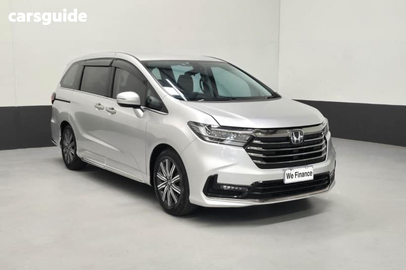 Silver 2021 Honda Odyssey Wagon VIL7