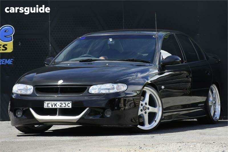 Black 2000 HSV Clubsport Sedan R8