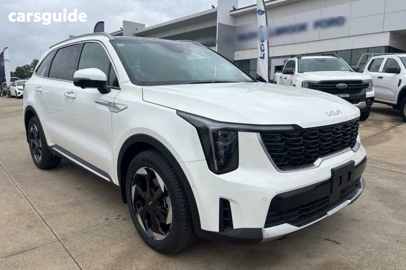 White 2024 Kia Sorento Wagon GT-Line HEV FWD