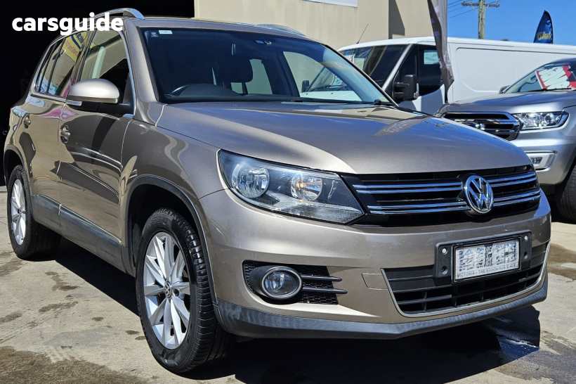 Beige 2015 Volkswagen Tiguan Wagon 132 TSI (4X4)