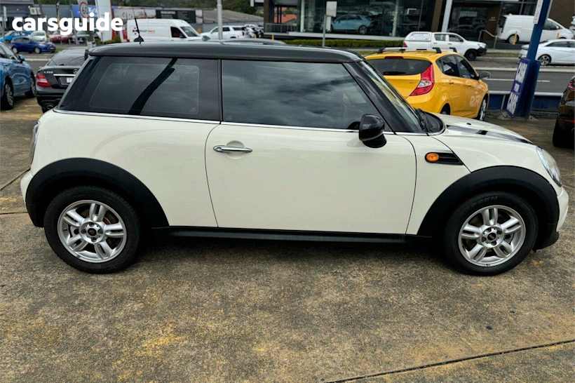 White 2010 Mini Cooper Hatchback