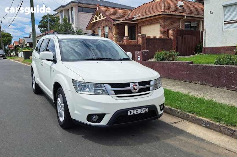 White 2013 Fiat Freemont Wagon Urban