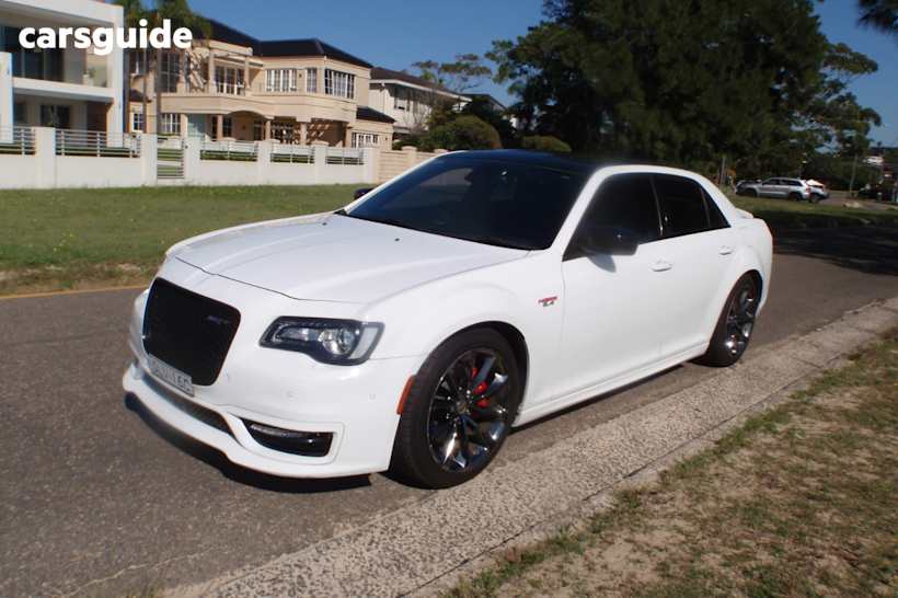 White 2016 Chrysler 300 Sedan SRT8
