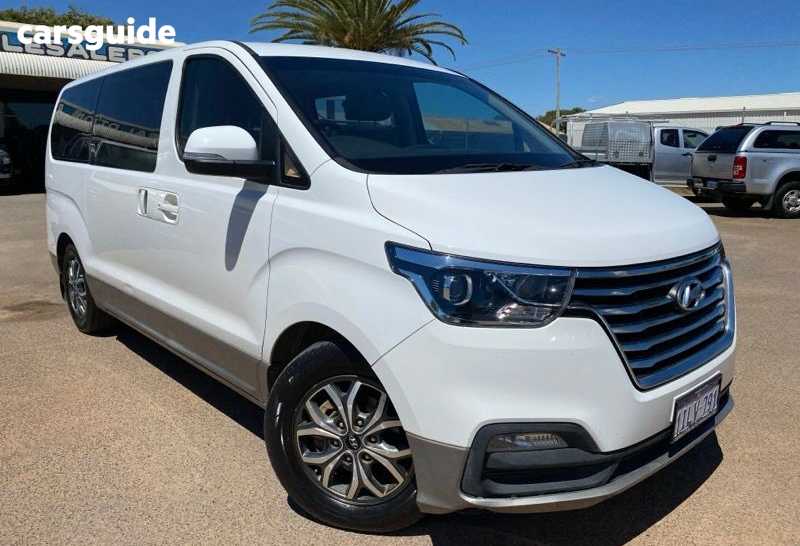 White 2018 Hyundai Imax Wagon Elite
