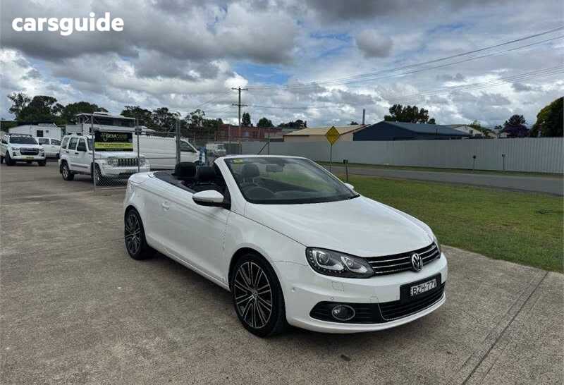 White 2011 Volkswagen EOS Convertible 155 TSI