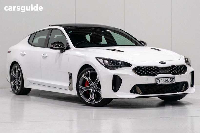 White 2018 Kia Stinger Sedan GT (blk LTH W Michelin Tyr)