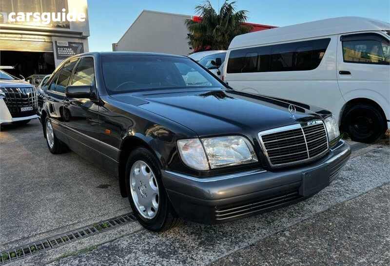 Blue 1995 Mercedes-Benz S-Class Sedan S320