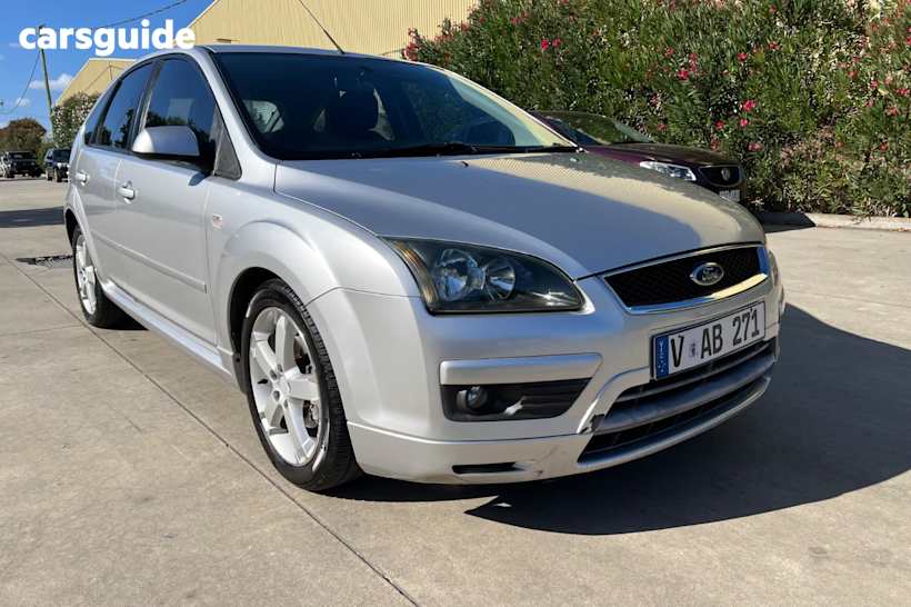 Silver 2006 Ford Focus Hatchback Zetec