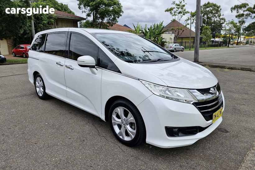White 2014 Honda Odyssey Wagon VTI