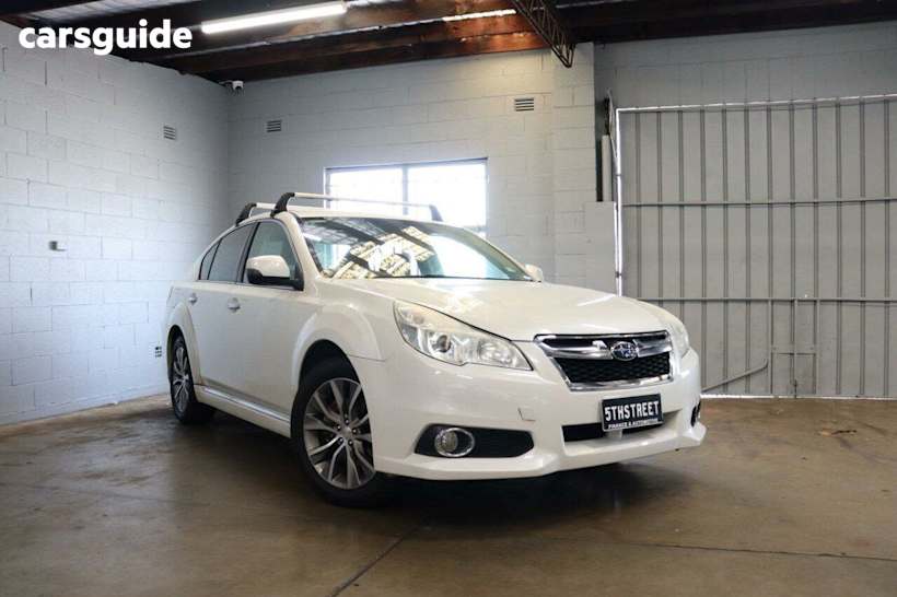 White 2012 Subaru Liberty Sedan 3.6R Premium (sat)