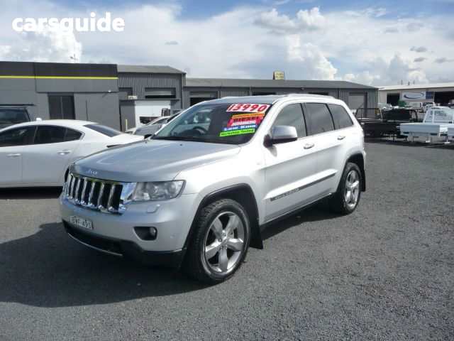 Silver 2011 Jeep Grand Cherokee Wagon Limited (4X4)