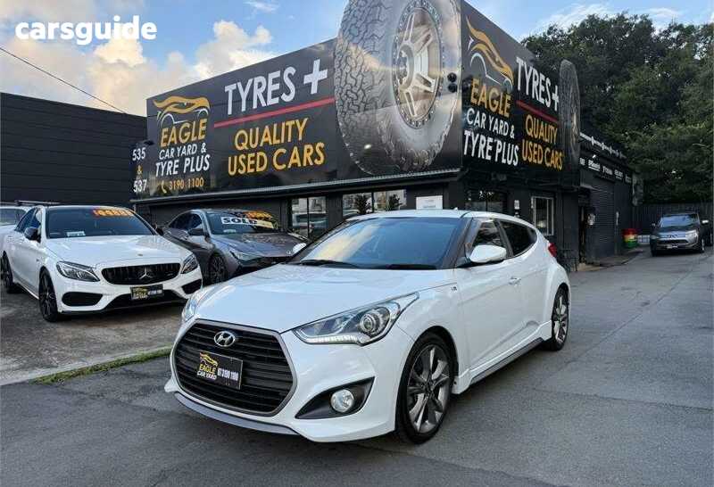 White 2016 Hyundai Veloster Coupe SR Turbo