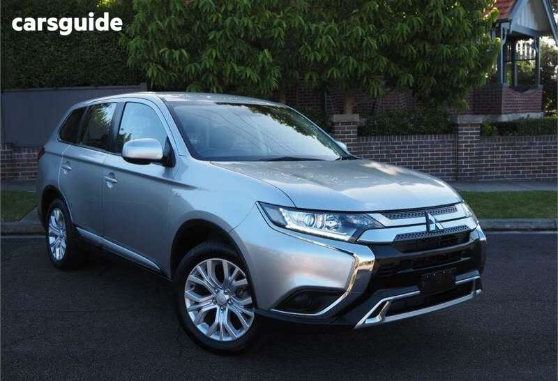 Silver 2021 Mitsubishi Outlander Wagon ES 7 Seat (awd)