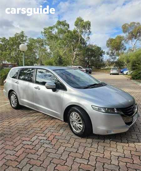 Silver 2009 Honda Odyssey Wagon