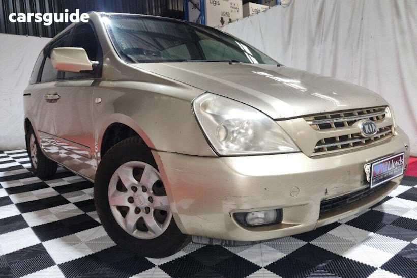 Gold 2007 Kia Carnival Commercial IN AUCTION AT LLOYDS