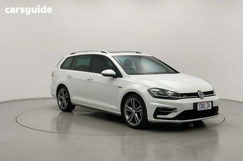 White 2017 Volkswagen Golf Wagon 110 TSI Highline