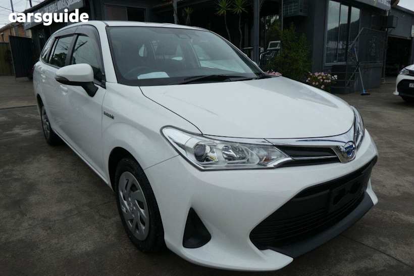 White 2018 Toyota Corolla Wagon Fielder (hybrid)