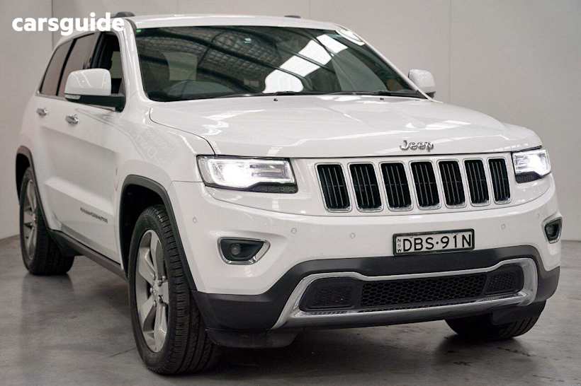 White 2015 Jeep Grand Cherokee Wagon Limited (4X4)