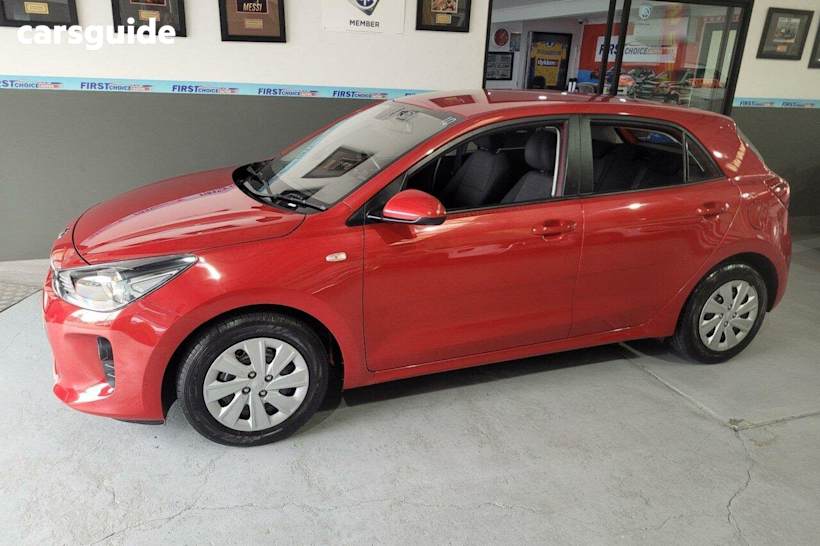 Red 2017 Kia RIO Hatchback S