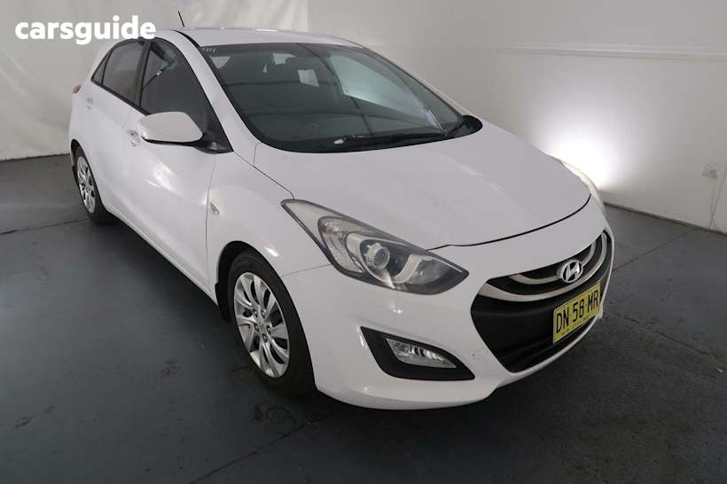White 2014 Hyundai I30 Hatchback Active 1.6 Crdi