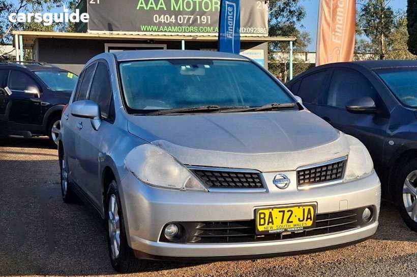 Silver 2009 Nissan Tiida Hatchback Q