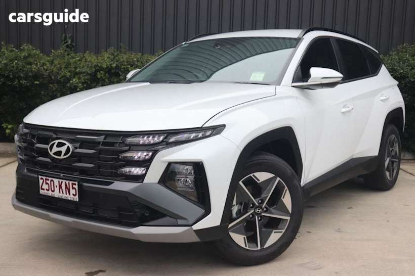 White 2024 Hyundai Tucson Wagon (FWD)